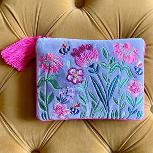 Mittelgrau mit rosa/lila Details und Bienen