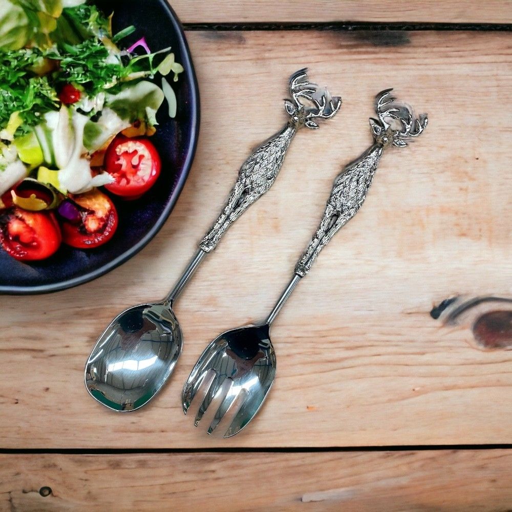 Langes Salatbesteck aus Metall mit Hirschmotiv