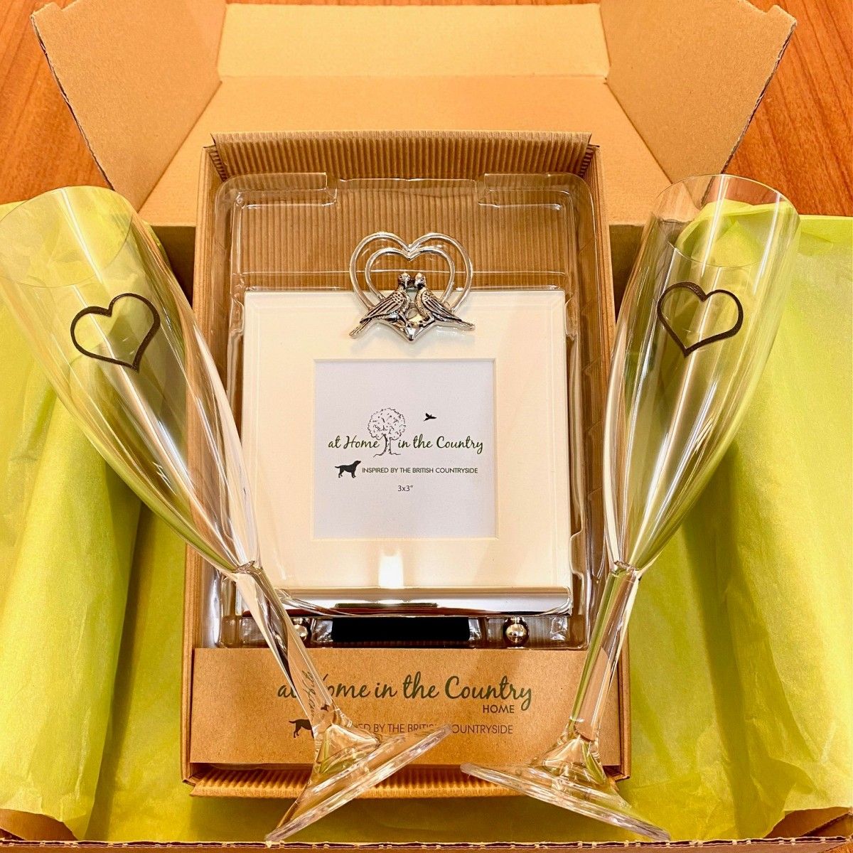 The Heart Fizz Flutes and Frame Gift Box