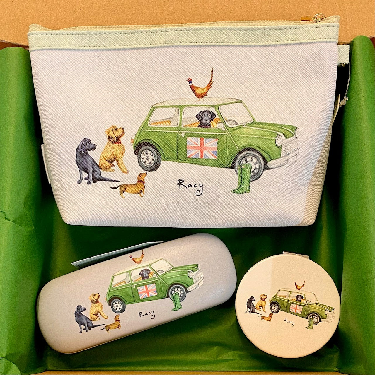 Das Mini-Set „Racy“ aus Schminktasche, Brillenetui und kompakter Geschenkbox