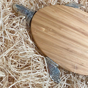 Schildkröten-Käse-/Pastetenbrett aus Holz.